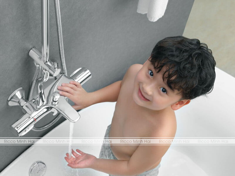 sen tam inax voi cong nghe THERMOSTAT chong bong