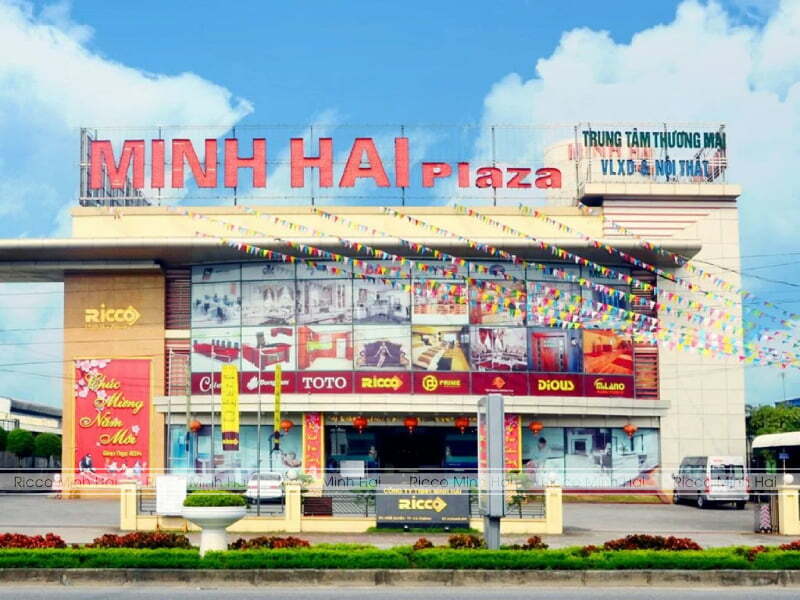 minh hai plaza showroom thiet bi ve sinh lon nhat hai duong cung cap voi chau inax