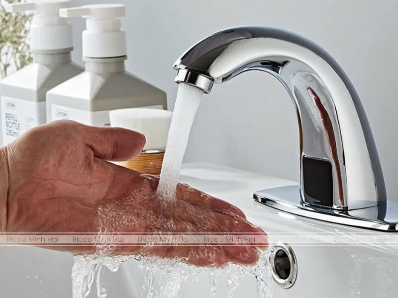 voi chau inax cam ung tien loi cho nha tam